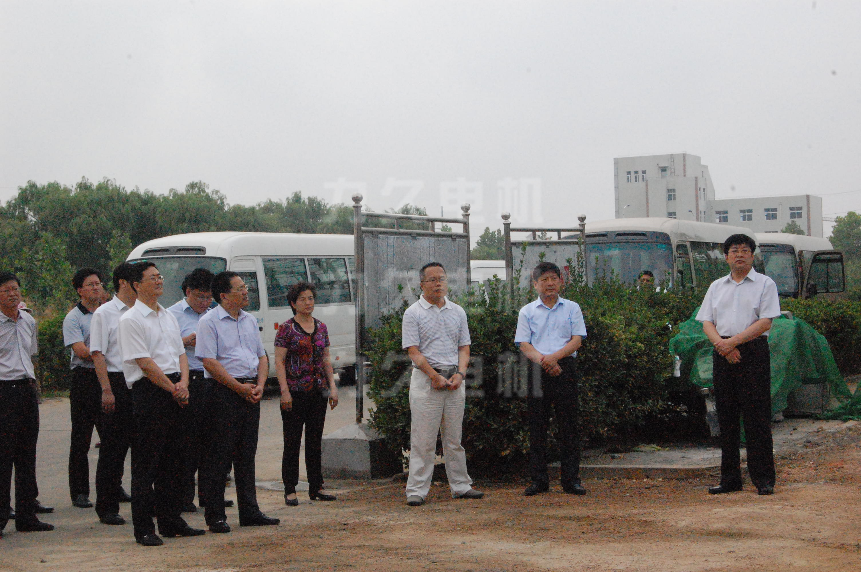 觀摩團(tuán)參觀力久電機(jī)新廠房建設(shè)